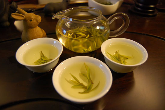 绿茶的摄生功能感化与忌讳－喝绿茶准确时候与体例