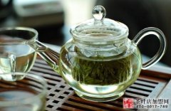 多喝绿茶能够或许掩护牙齿防口臭