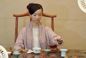 茶叶店与茶馆员工衣饰挑选