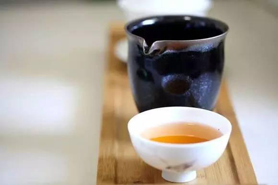 正山小种=福建武夷山红茶，金骏眉价钱